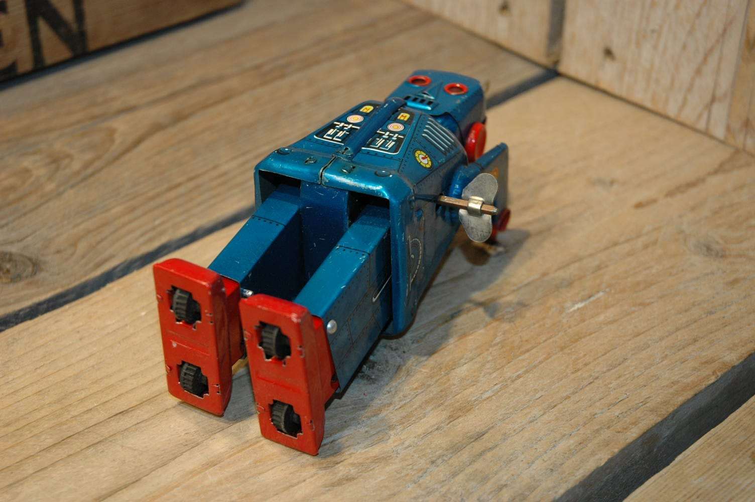 Yoshiya - Sparky Robot Blue Piston Variation - Vintage Spacetoys