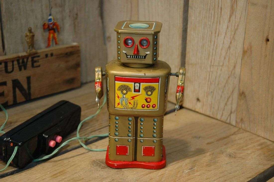 Linemar - Golden Robot