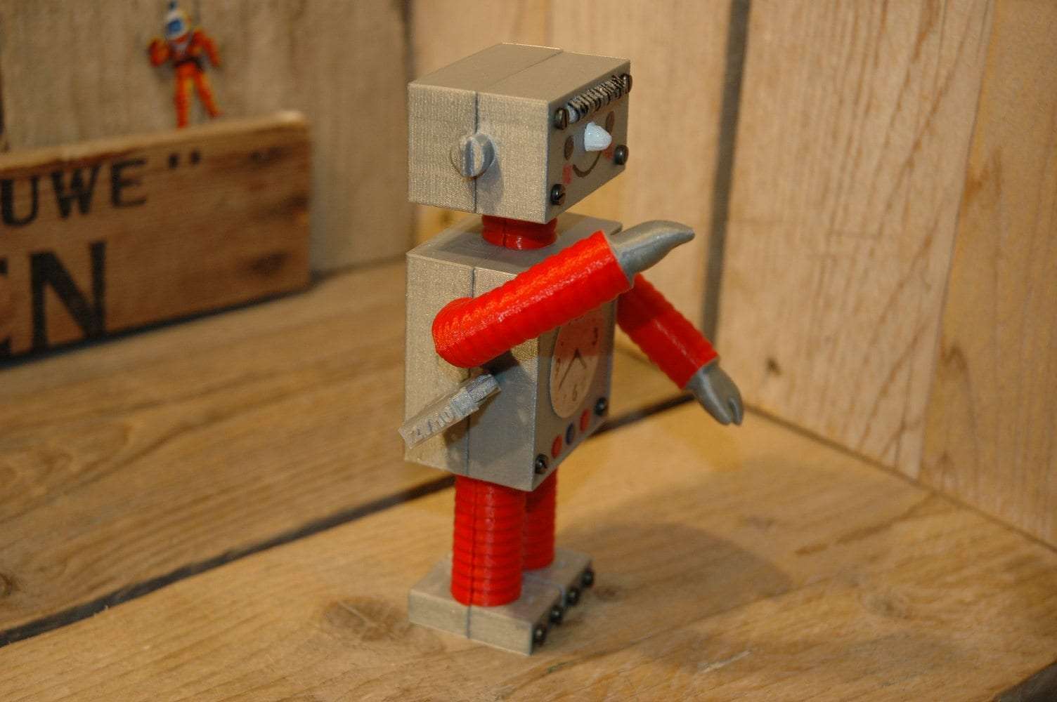 Roboter Emil 3D Printed   Red Variation