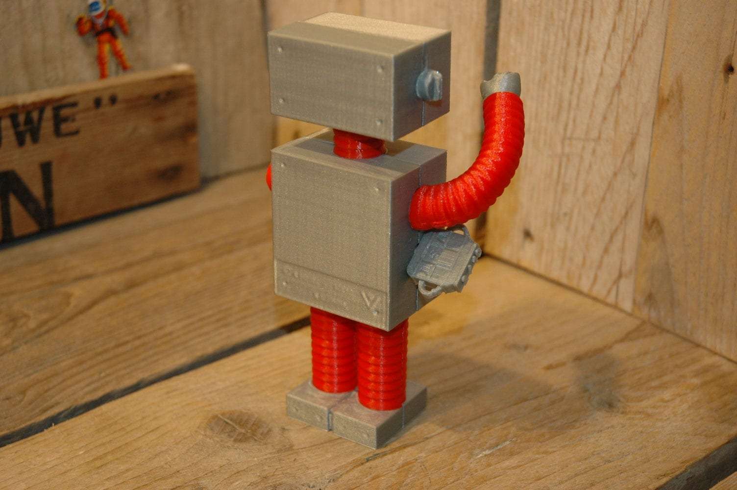 Roboter Emil 3D Printed   Red Variation
