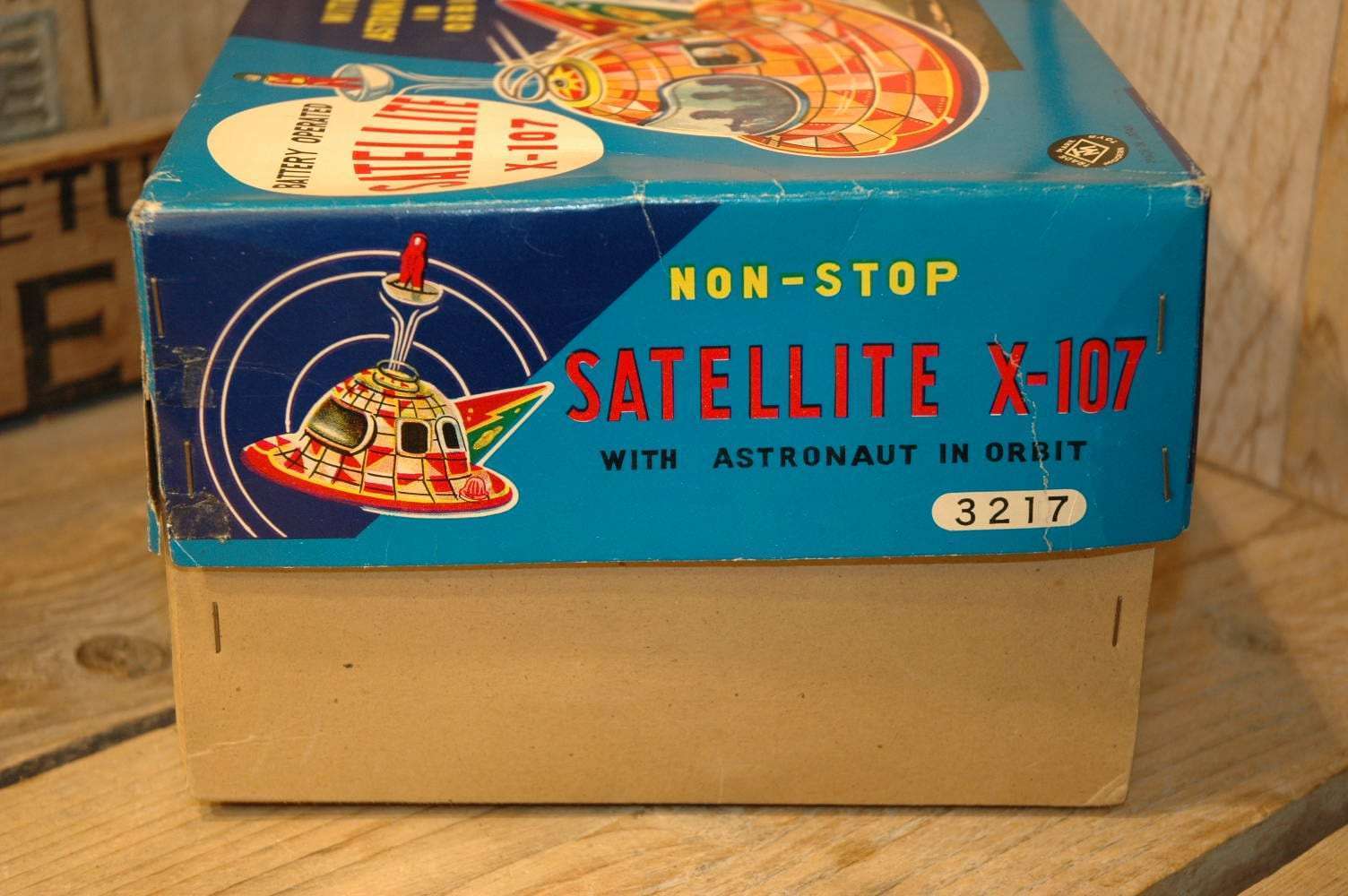 Modern Toys - Mystery Action Satellite X-107 ( Red variation )