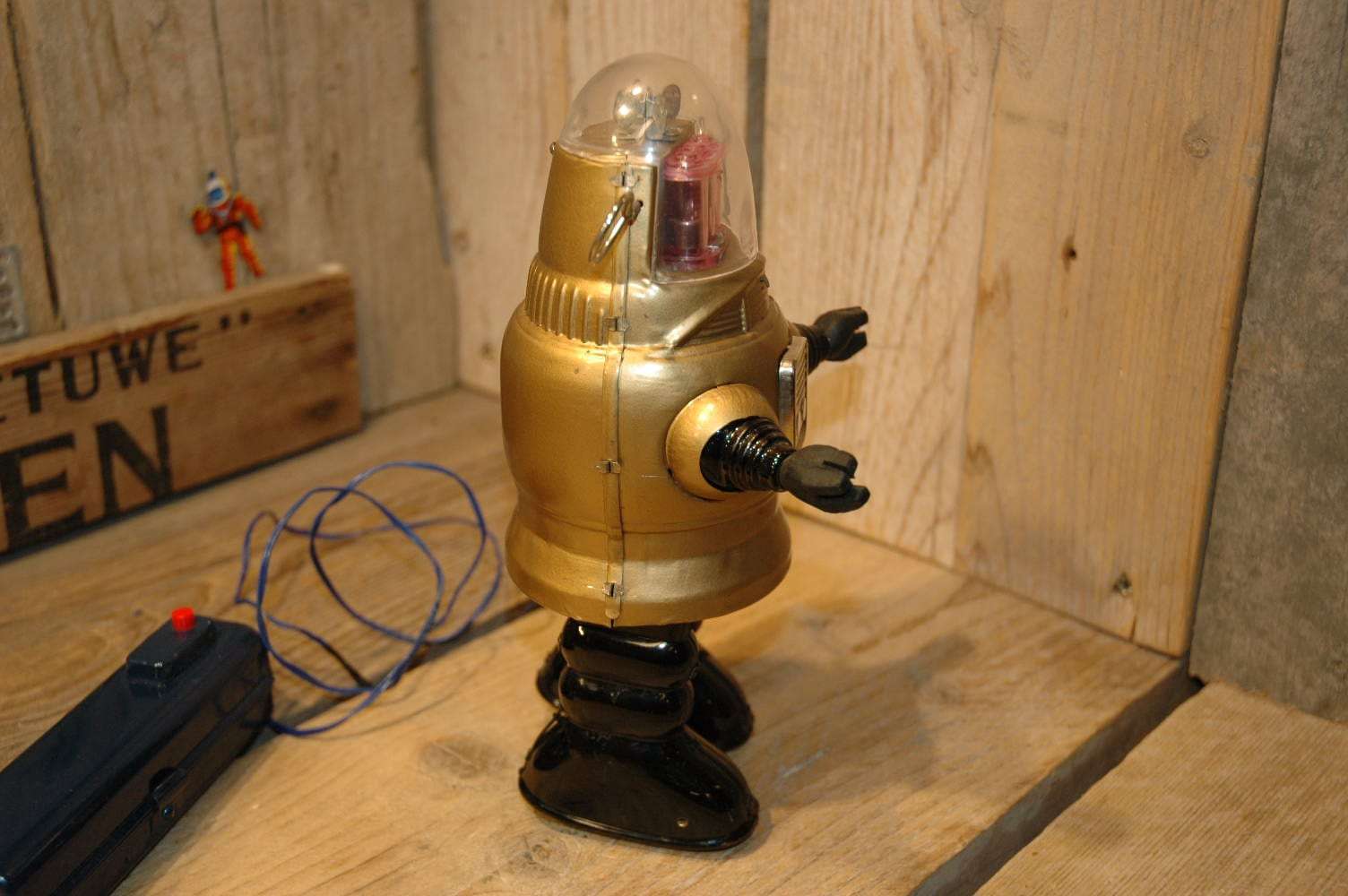 Nomura - Golden Pug Robby Robot with Black legs and straight antenna