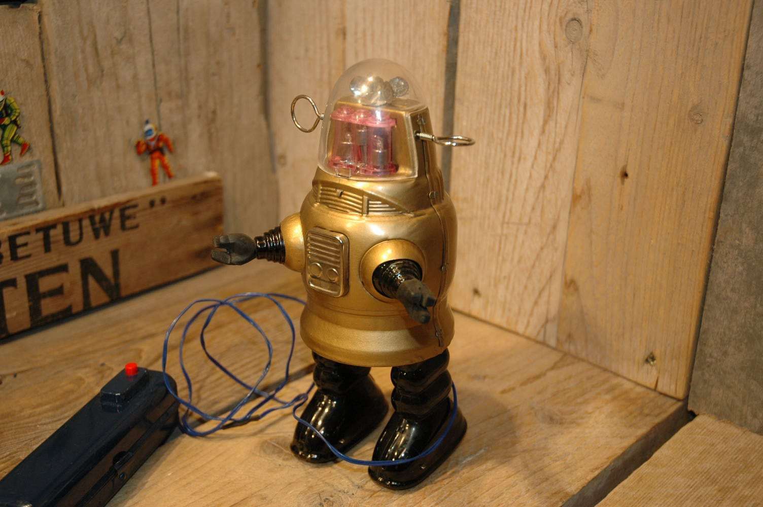Nomura - Golden Pug Robby Robot with Black legs and straight antenna