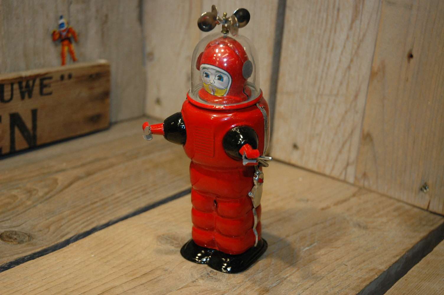 KO Yoshiya - Cragstan Astronaut
