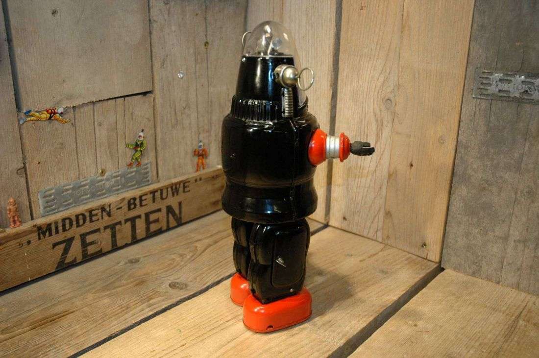 Nomura - Mechanized Robby Robot