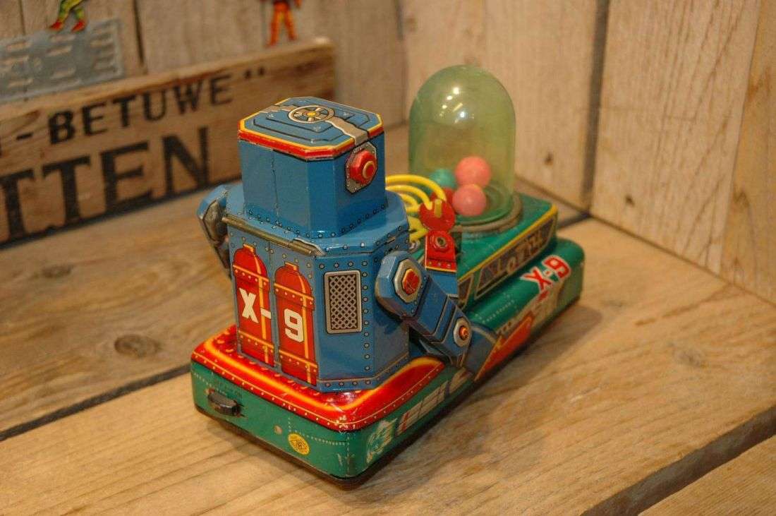 Modern Toys - Robot Car X-9