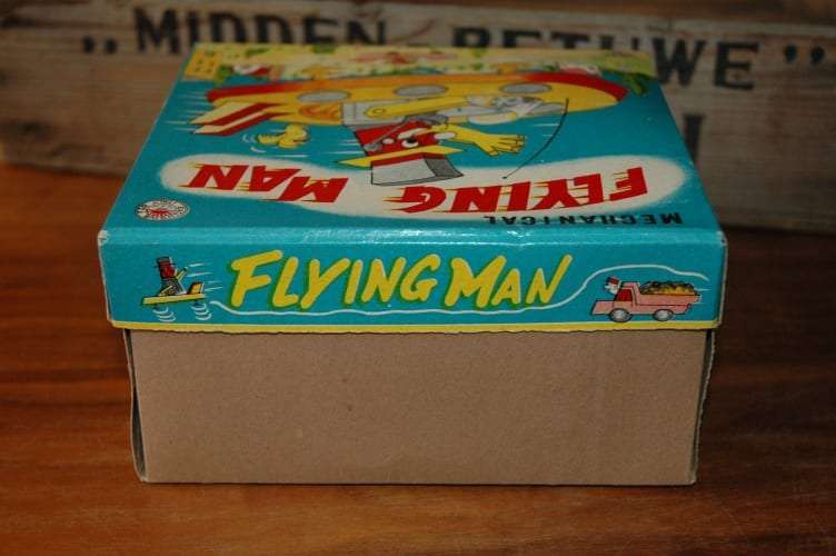 SY - Mechanical Flying Man