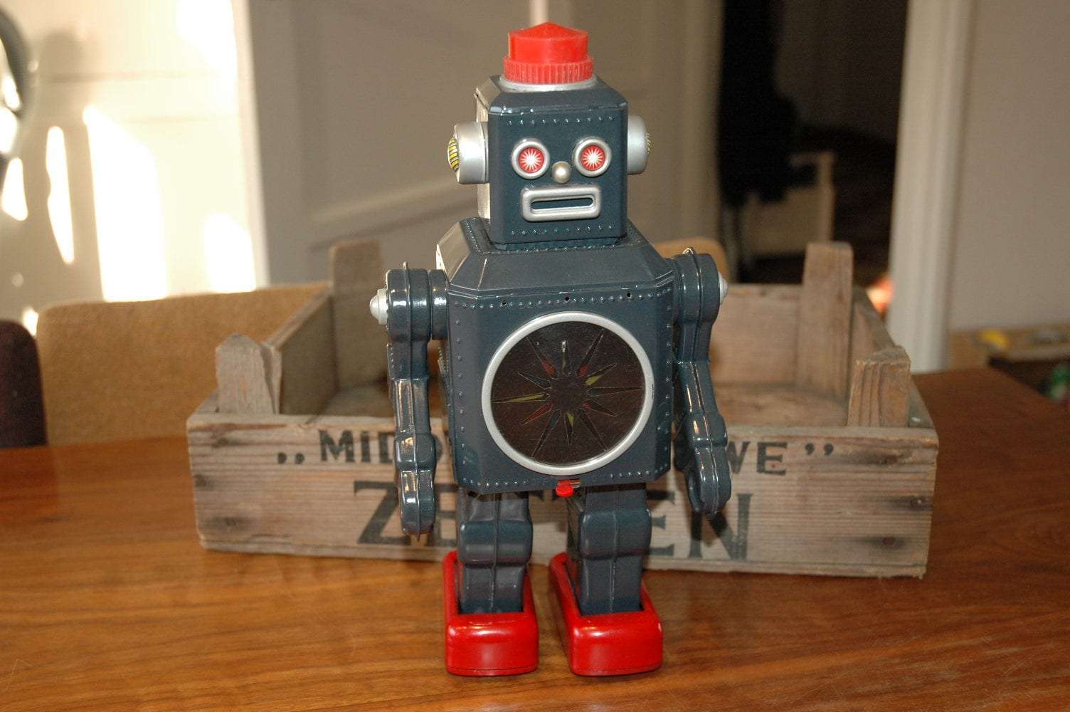 Modern Toys - Mighty 8 Robot