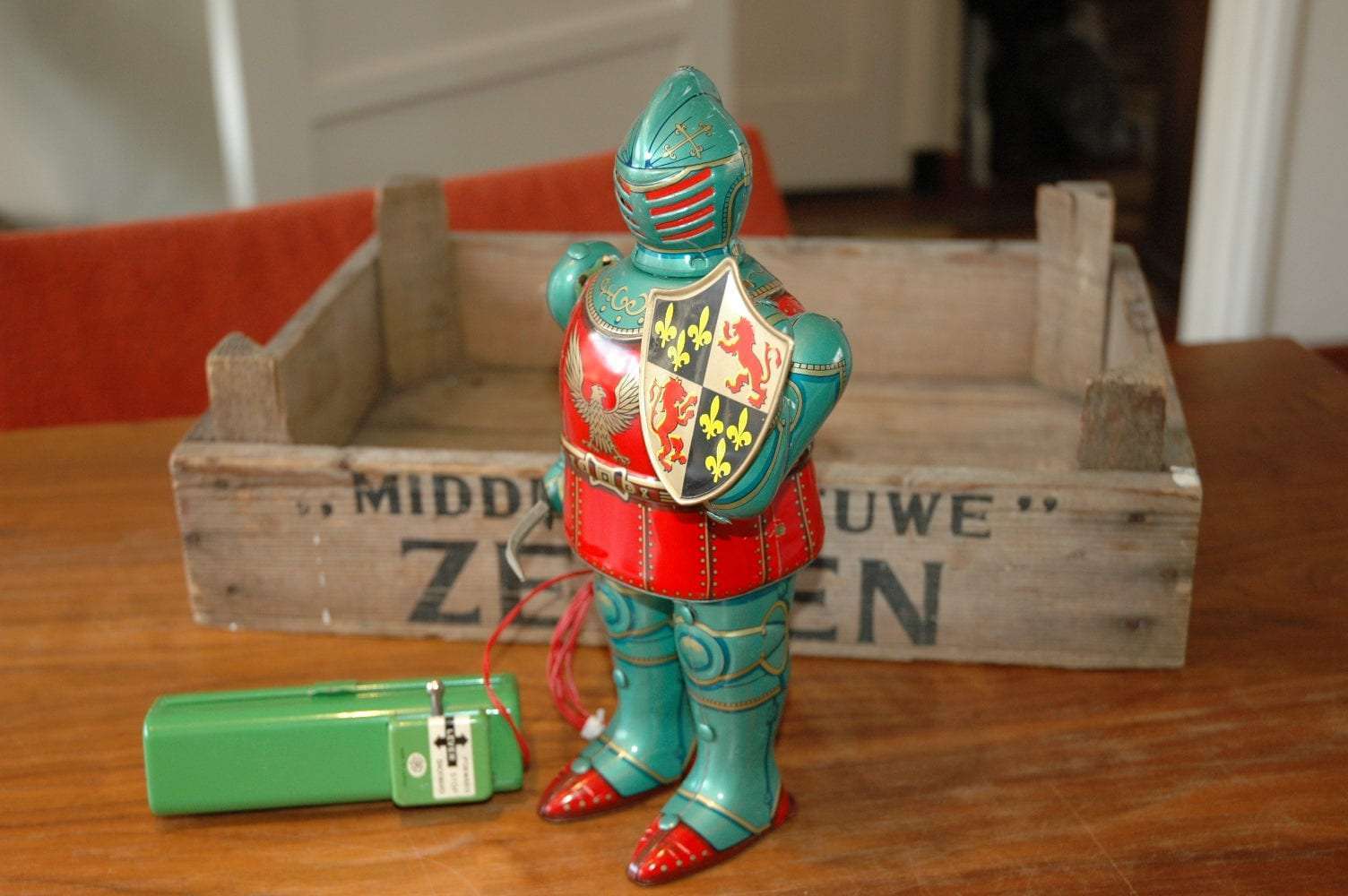 Modern Toys - Walking Knight in Armor