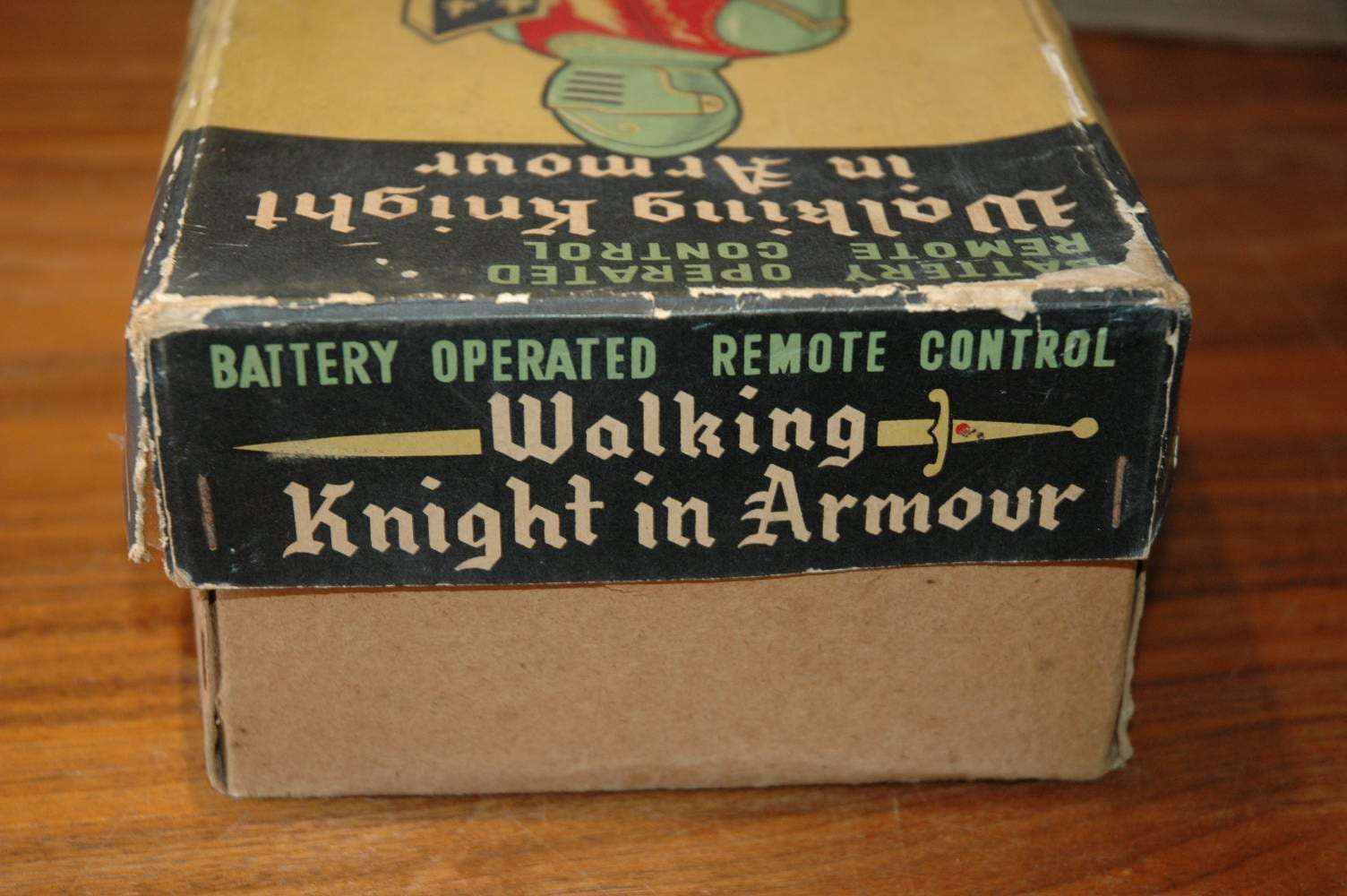Modern Toys - Walking Knight in Armor