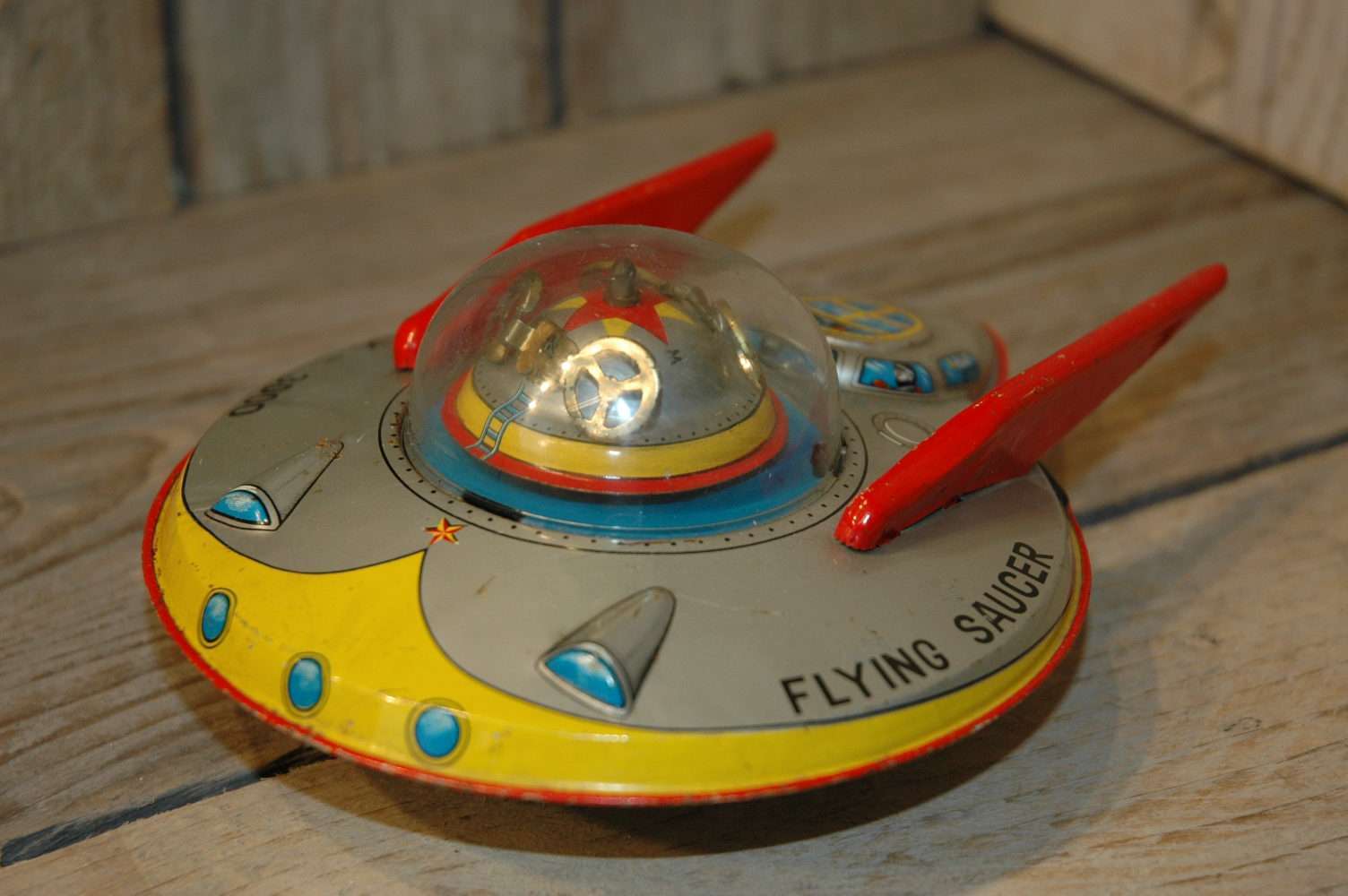 Modern Toys - X3000 Flying Saucer
