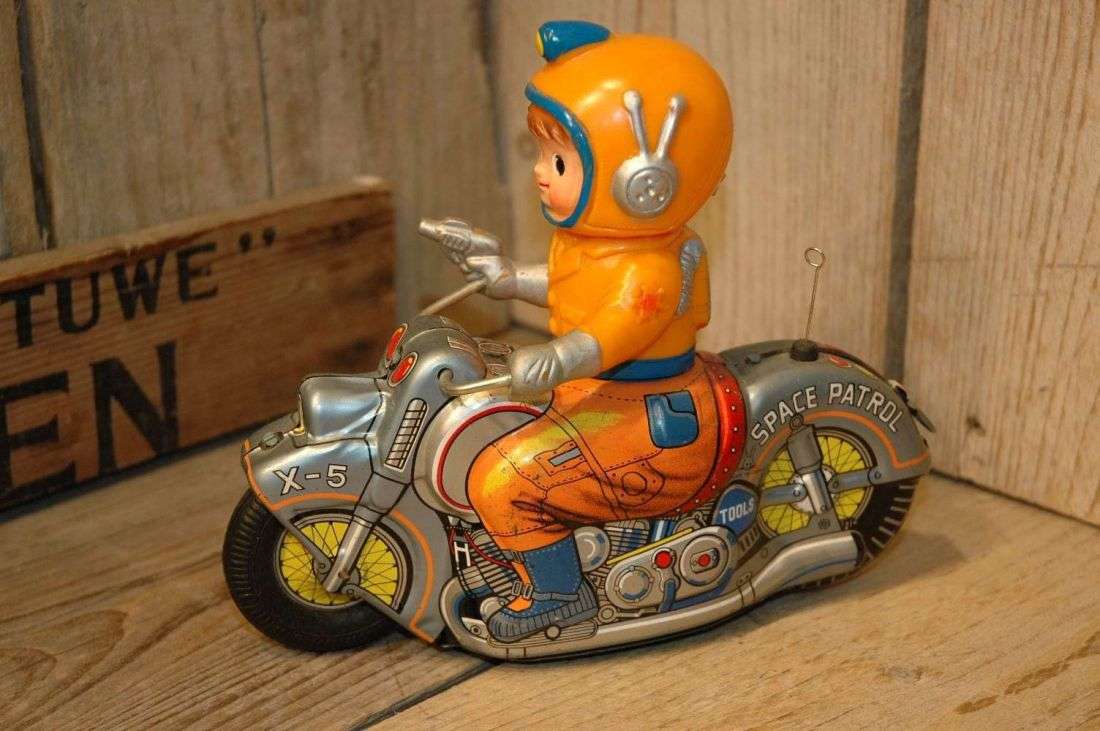 Usagiya - Space Patrol 