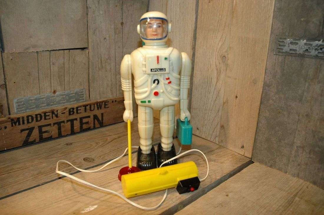 Osmo Hong Kong - Man on Moon