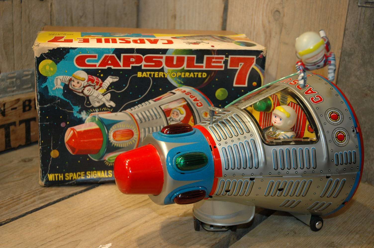 Modern Toys - Capsule 7