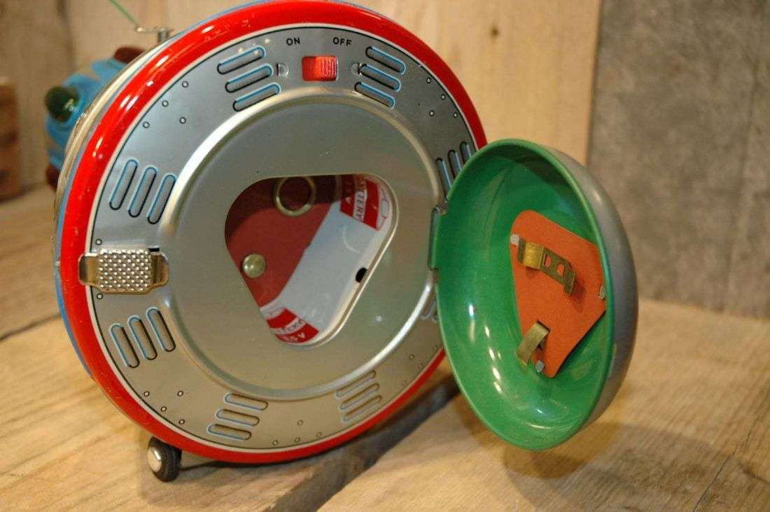 Modern Toys - Capsule 7