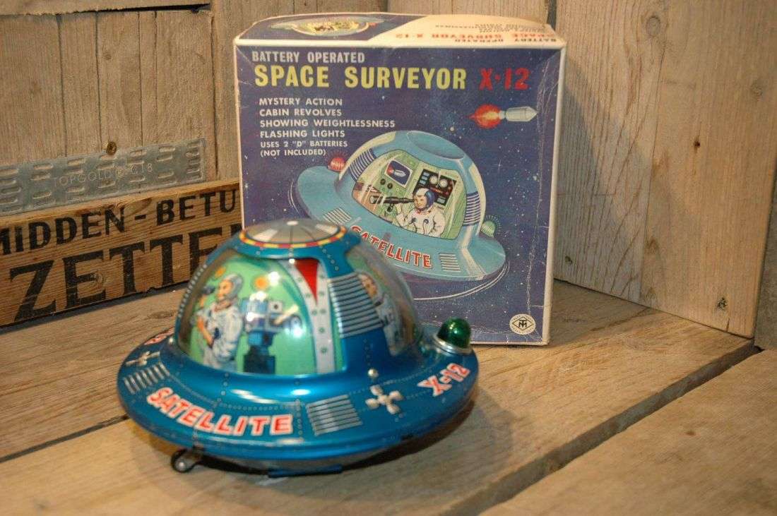 modern toys - Space Surveyor X-12
