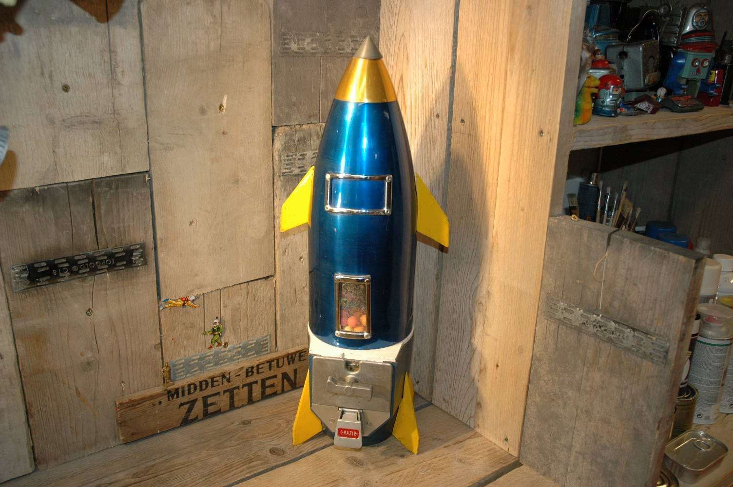 Italy - Rocket Gumball Machine