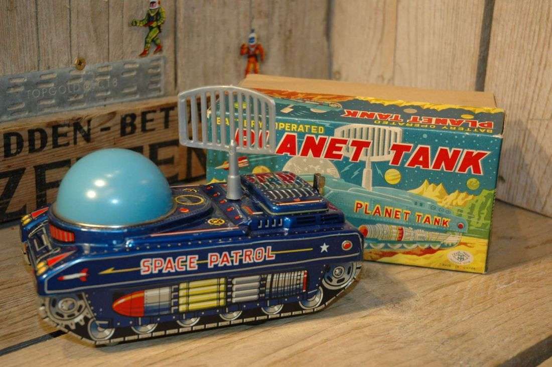 Modern Toys - Planet Tank