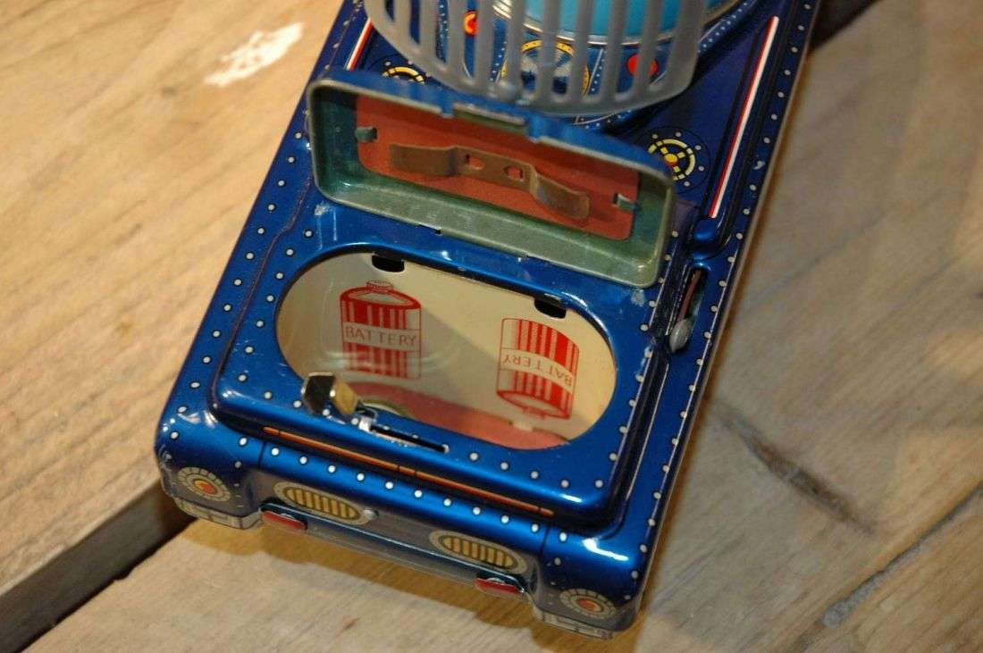 Modern Toys - Planet Tank