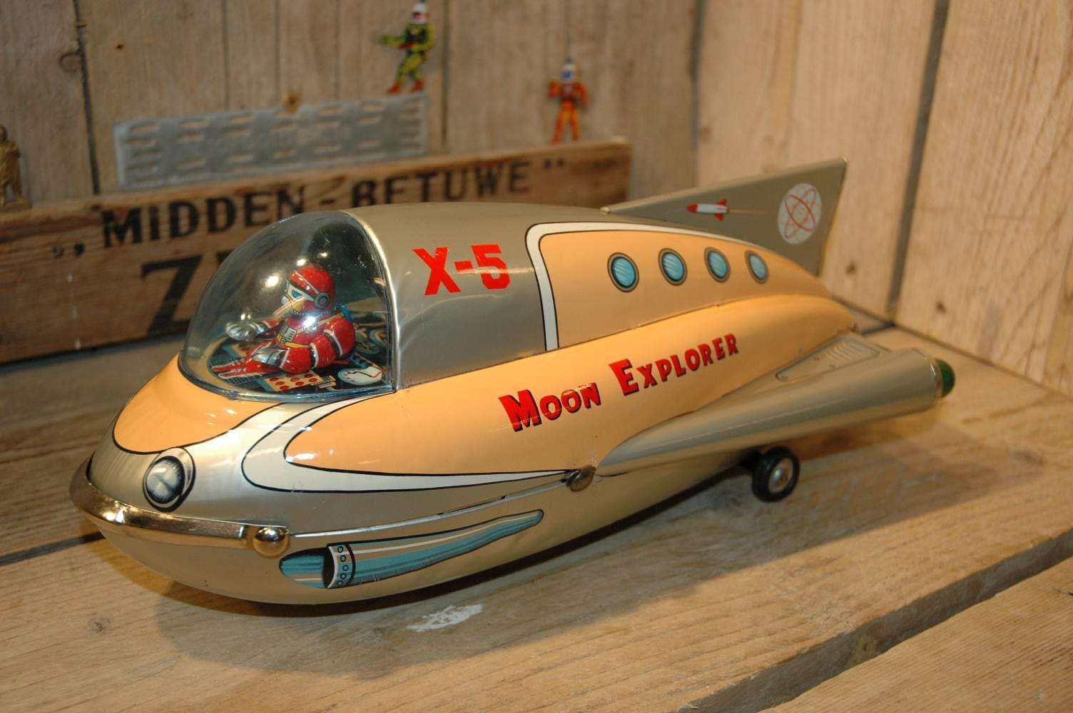 Modern Toys - Non Stop Moon Explorer X-5