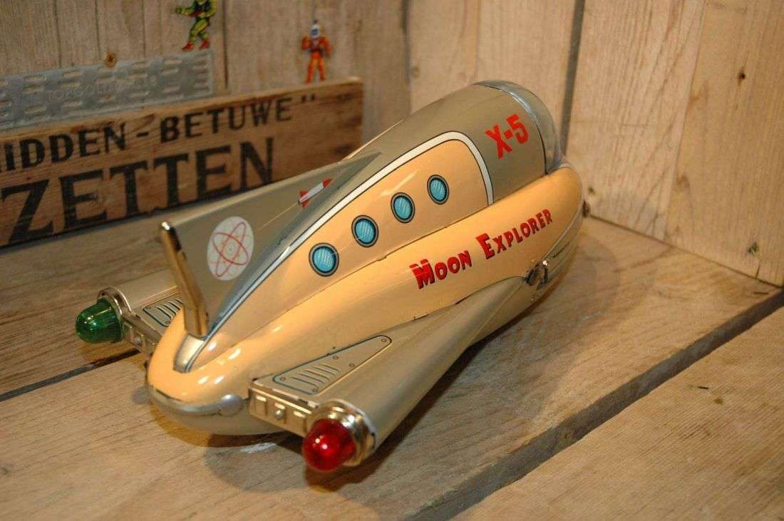 Modern Toys - Non Stop Moon Explorer X-5