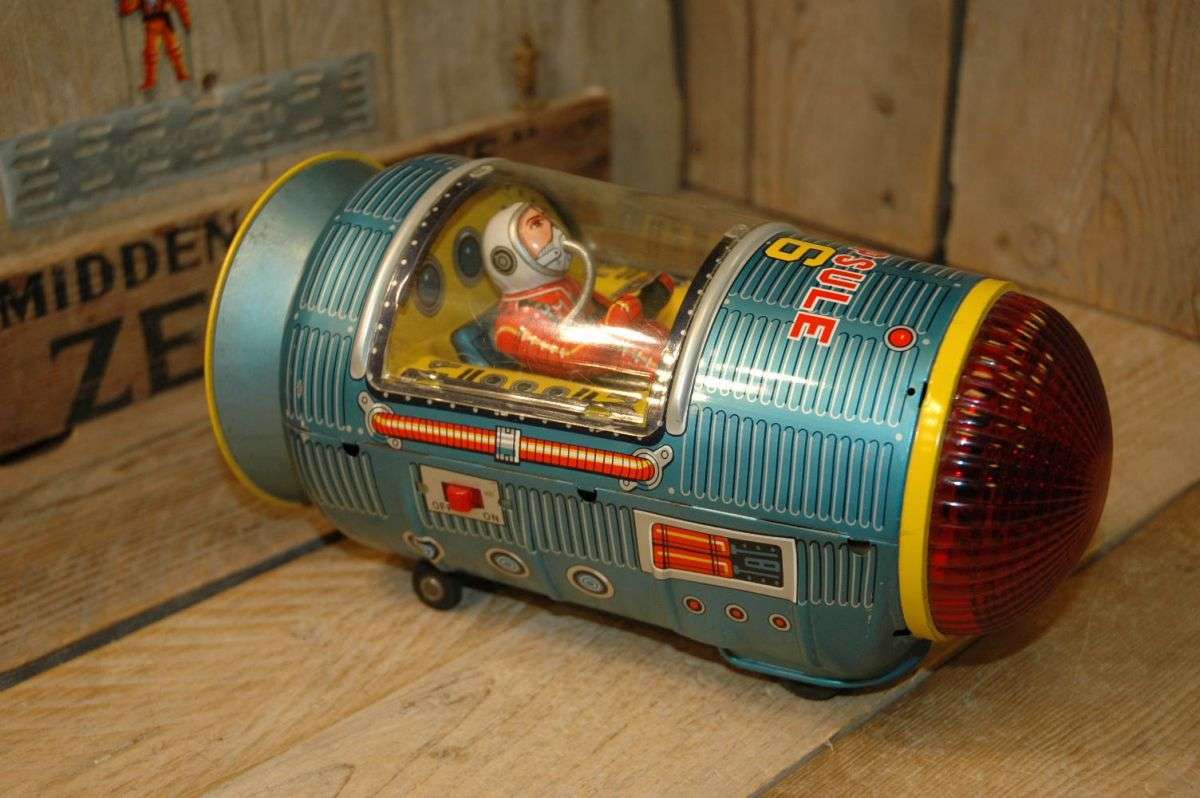 Modern Toys - Space Capsule 6 - Vintage Spacetoys