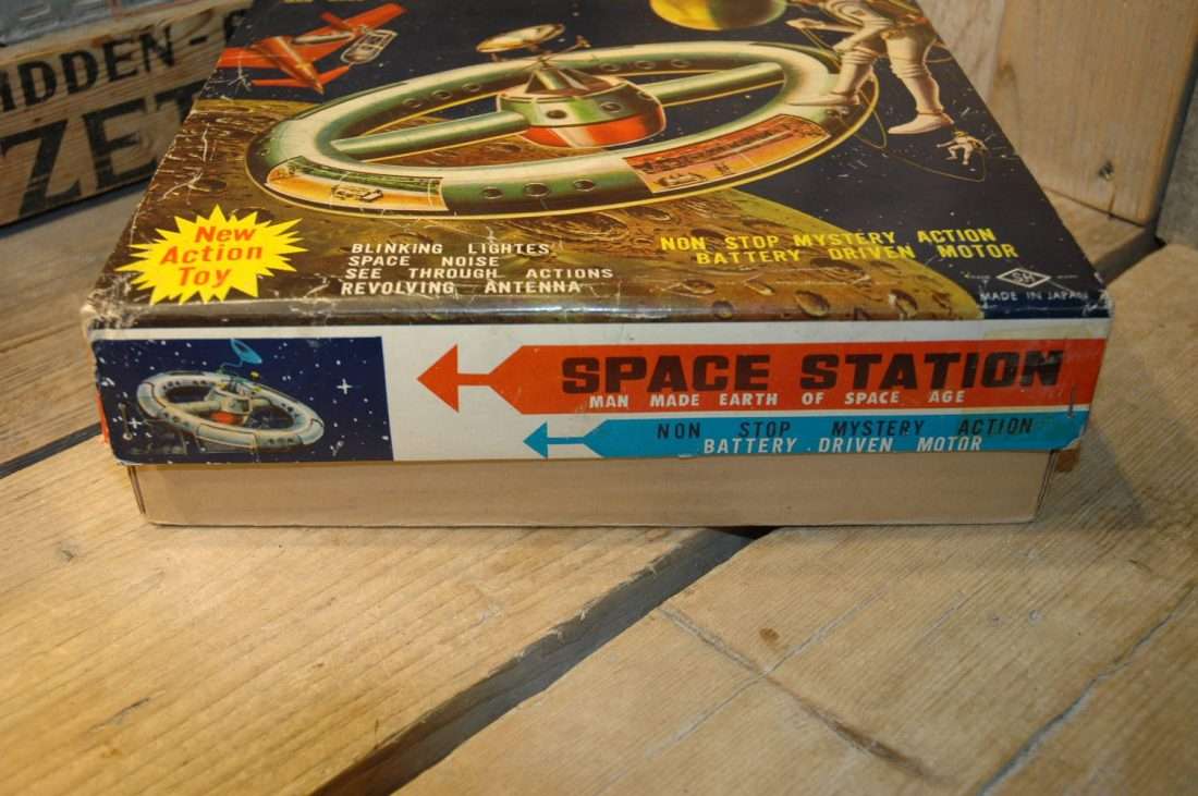 Horikawa - Space Station Blue Variation