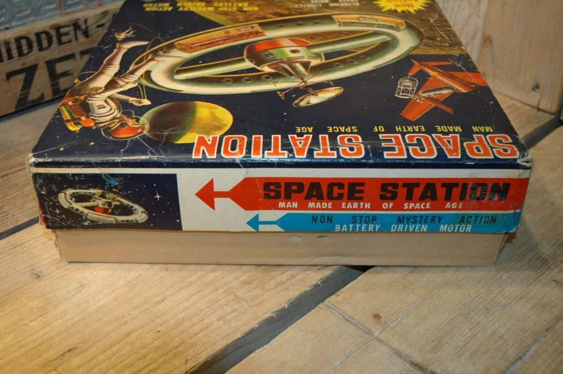 Horikawa - Space Station Blue Variation