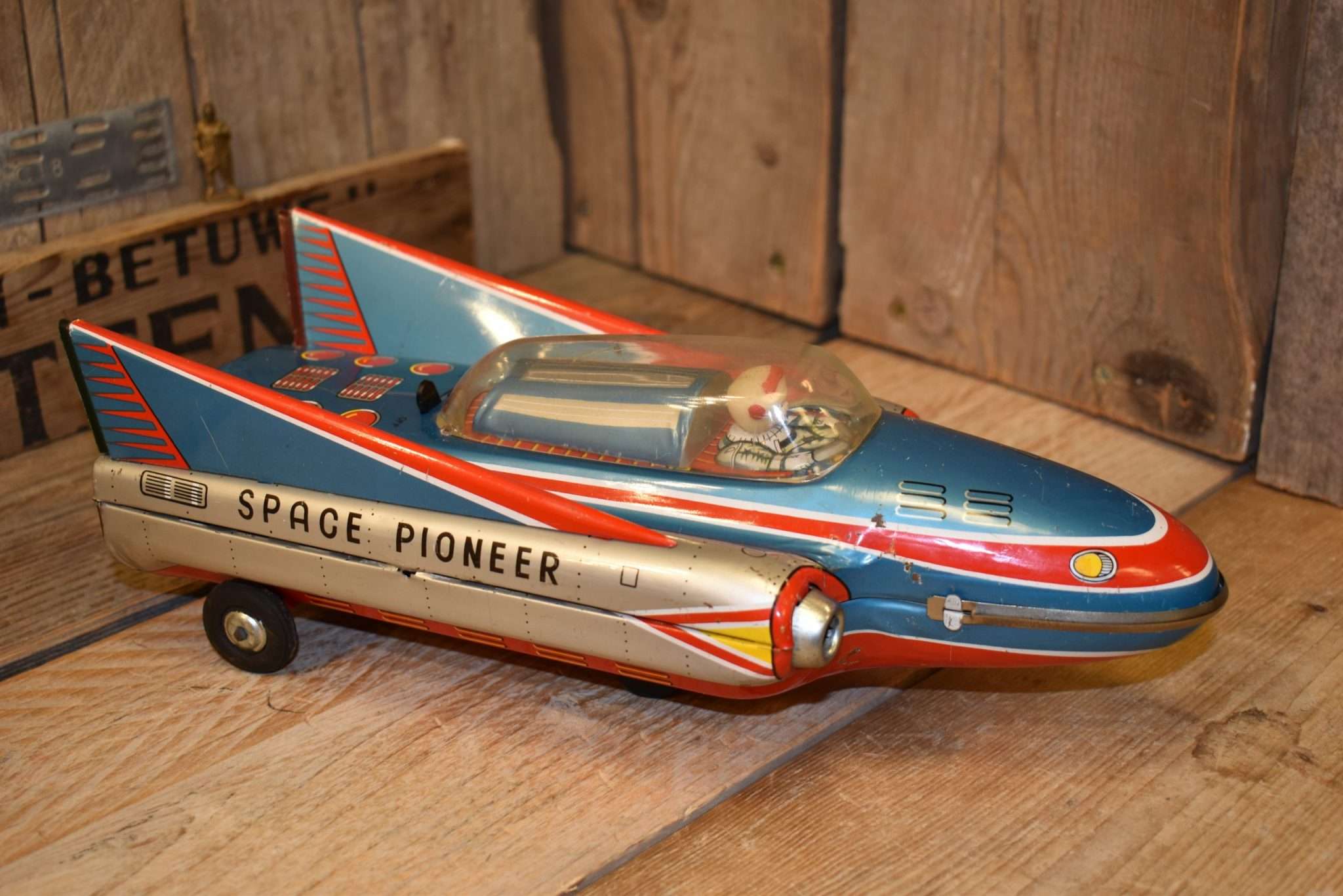 Modern Toys - Space Pioneer