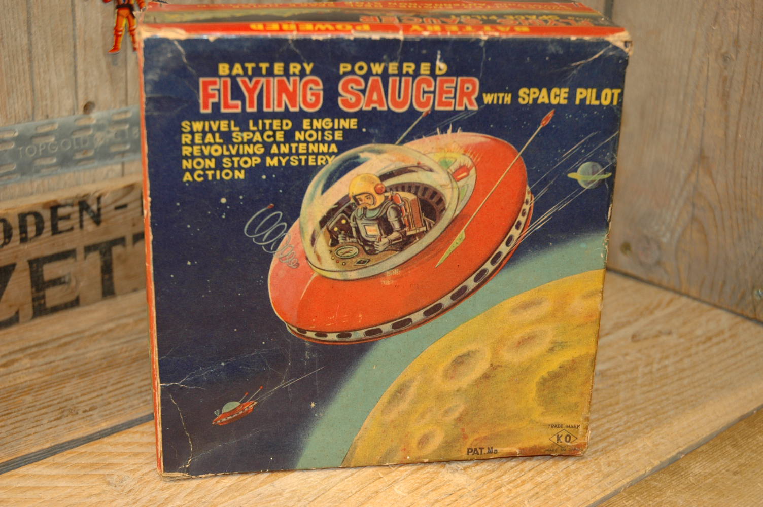 Yoshiya KO - Flying Saucer with GREEN pilot