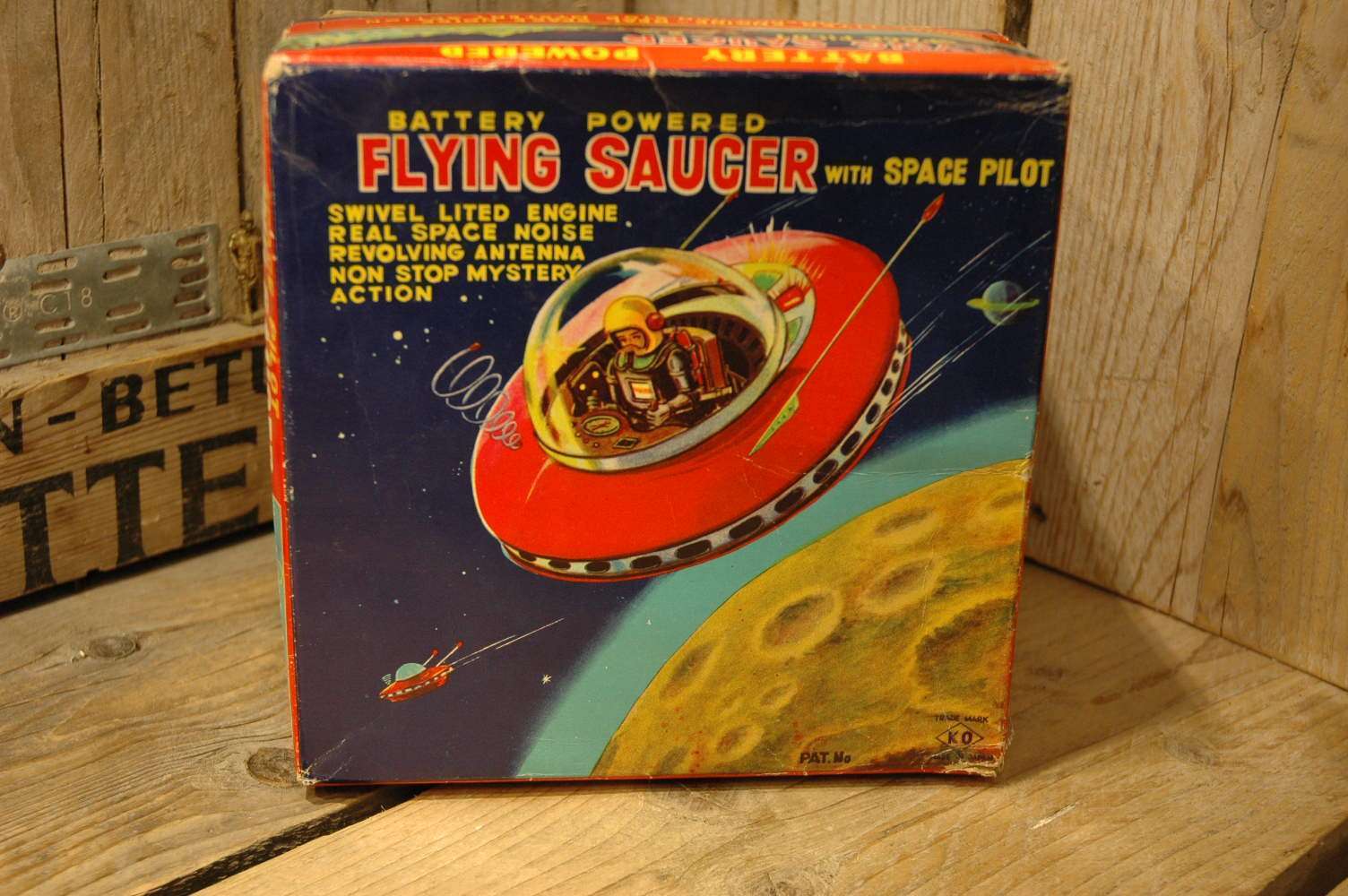 KO Yoshiya - Flying Saucer with GREEN Space Pilot