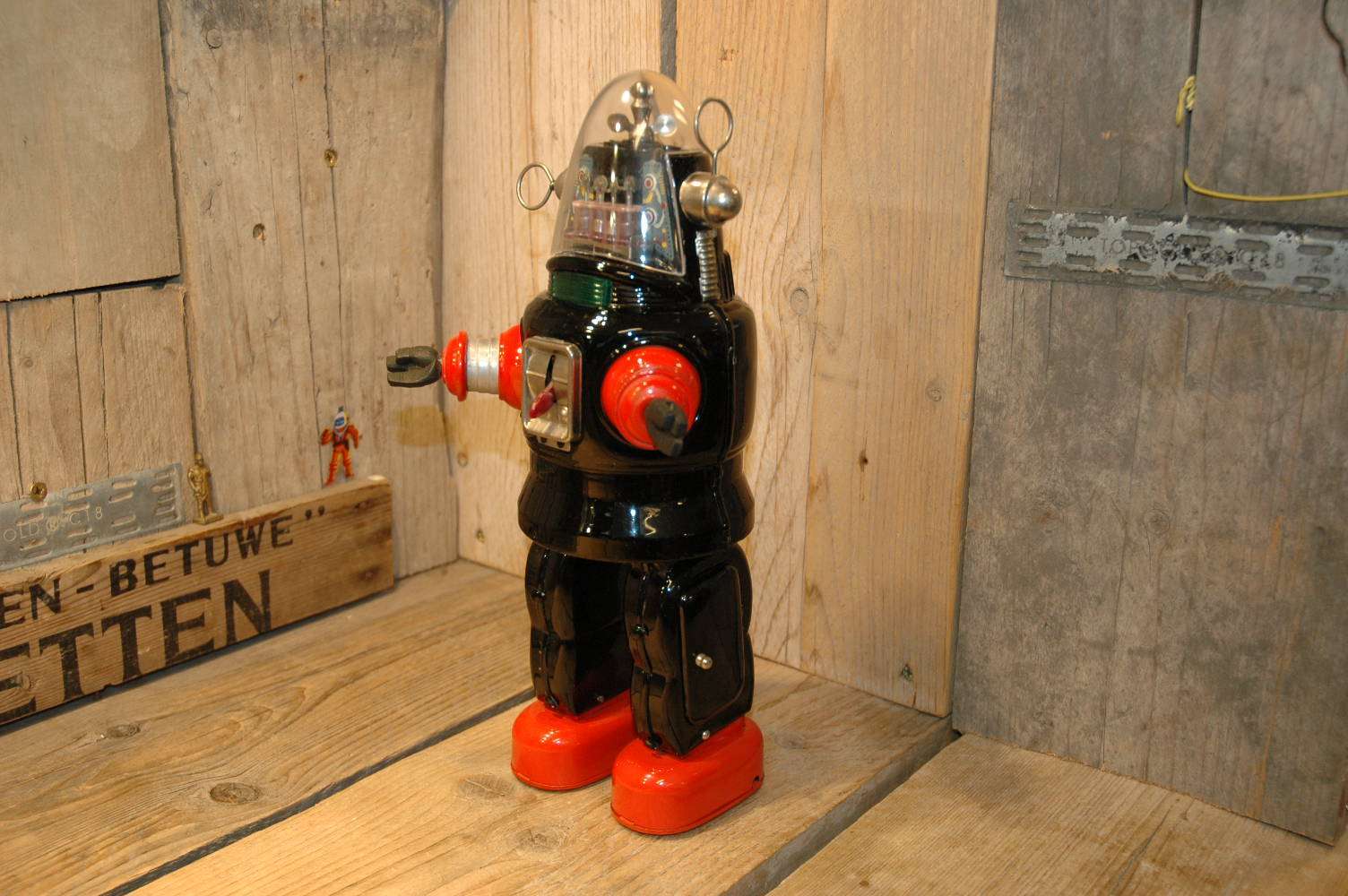 Nomura - Mechanized Robby Robot ( First Version )