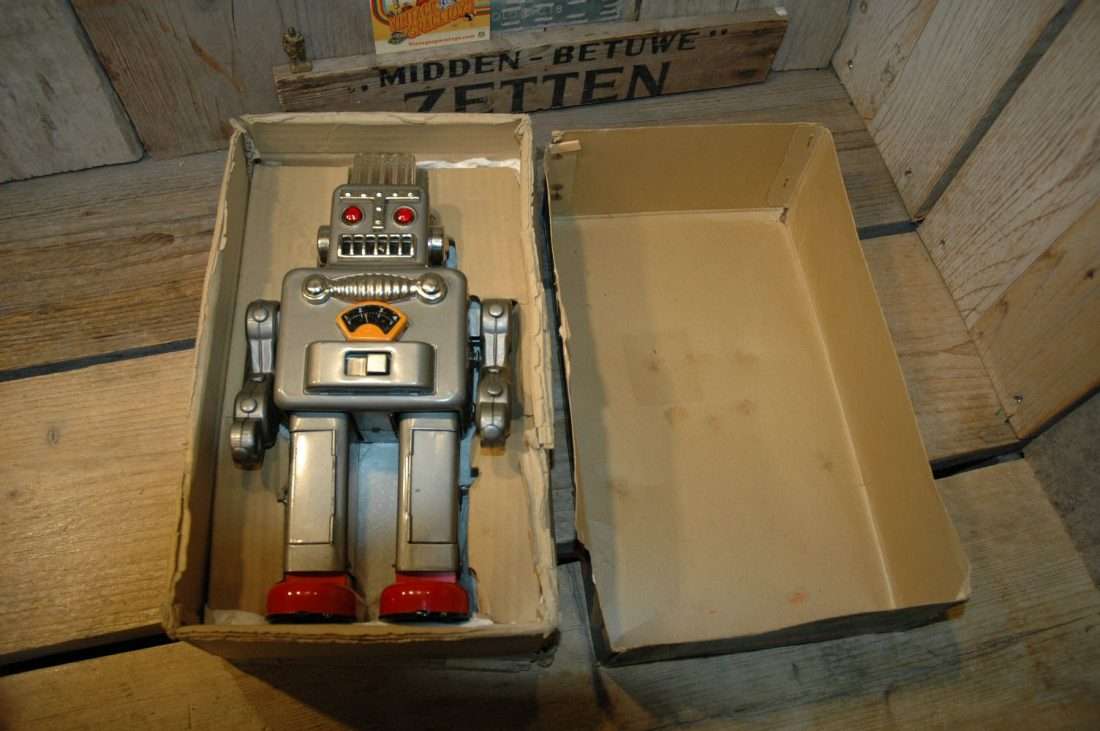 Linemar Toys - Smoking Space Man