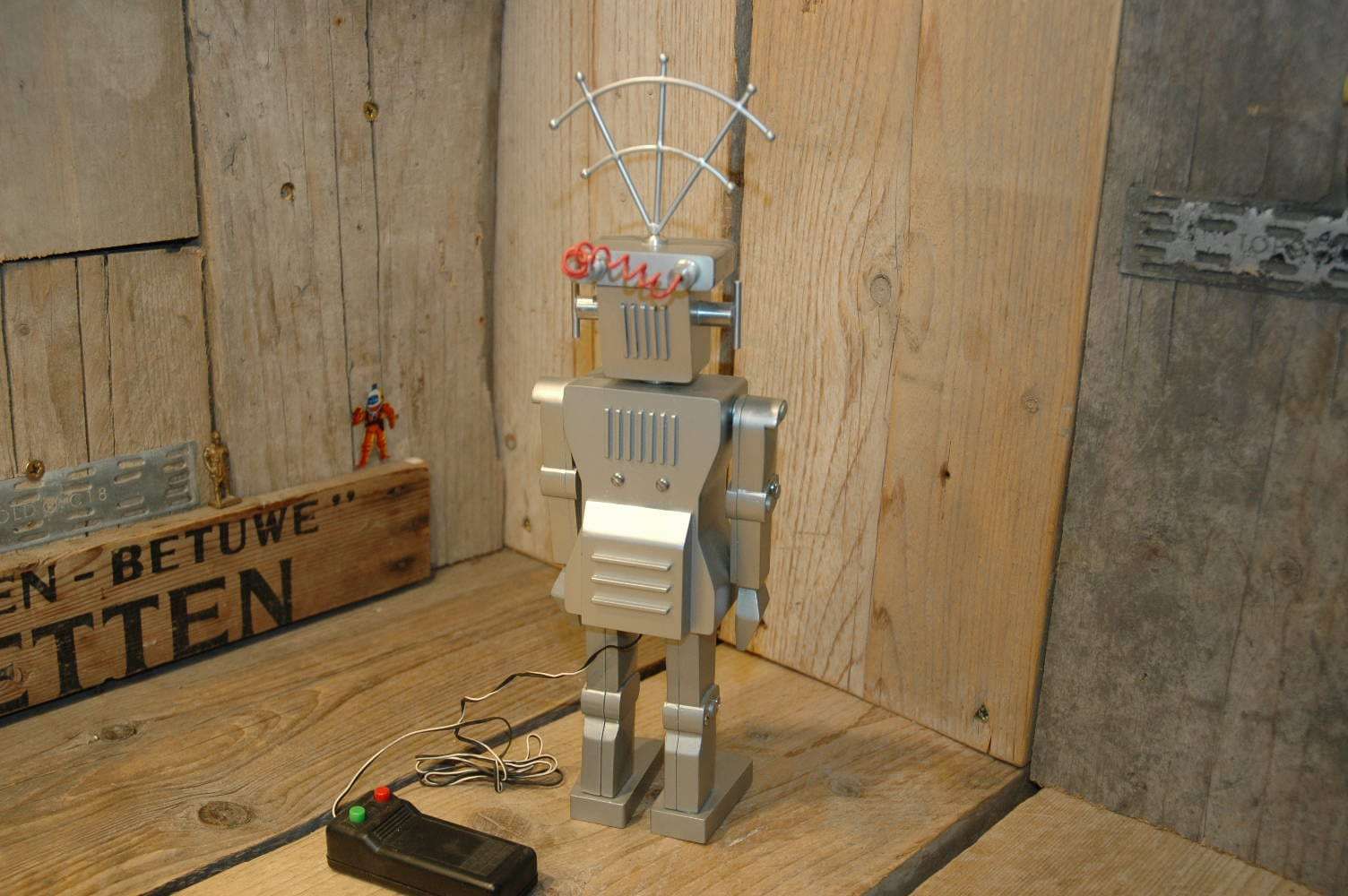 Grandpa Robot Works - Roboter 700 Serial 6 / 10