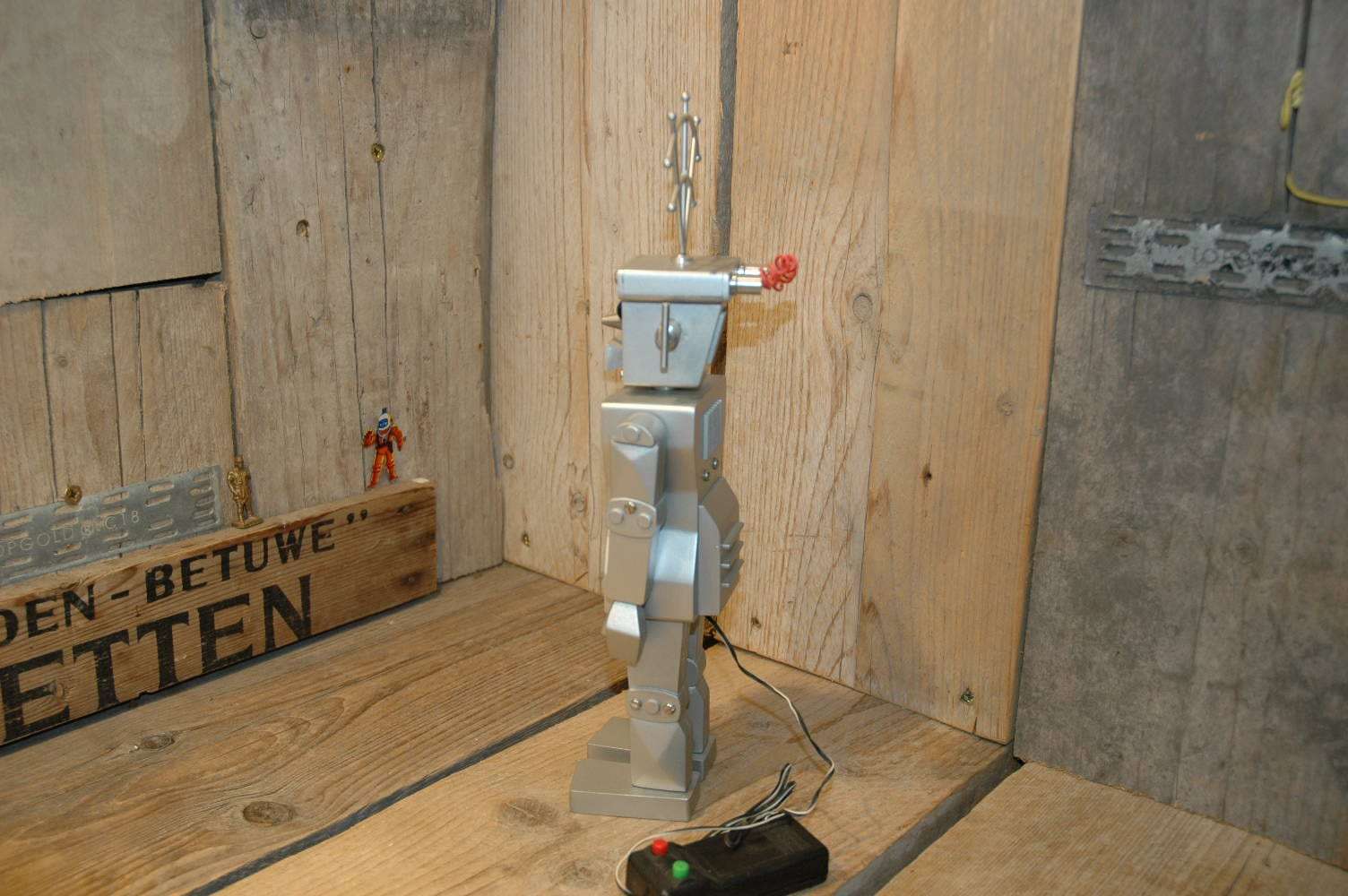 Grandpa Robot Works - Roboter 700 Serial 6 / 10