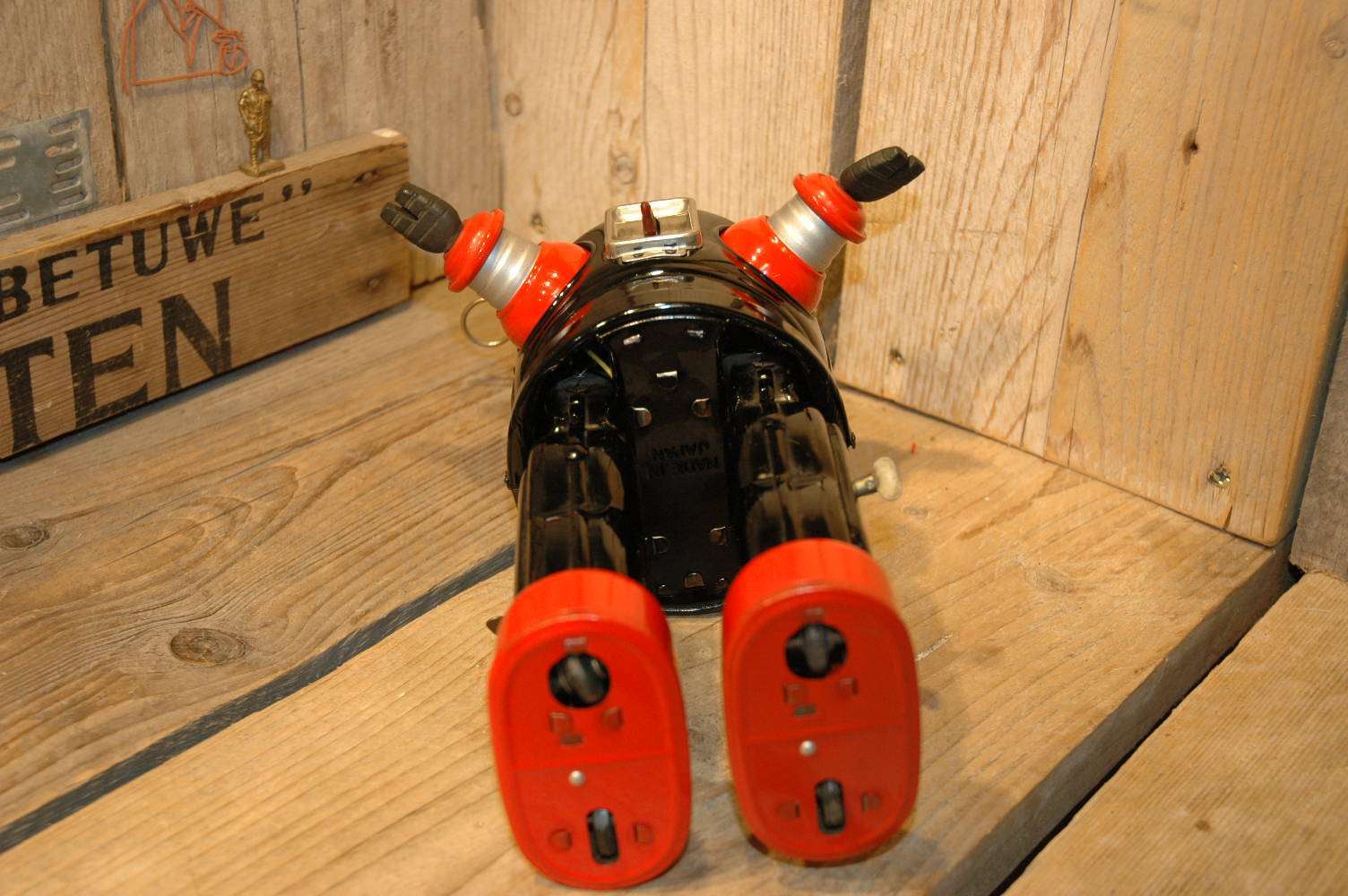 Nomura - Mechanized Robby Robot