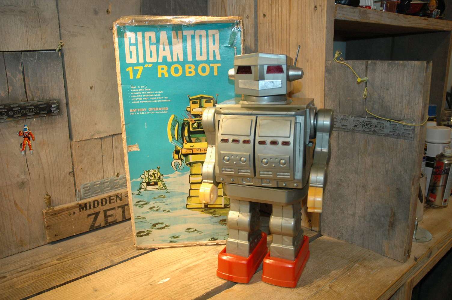 Mego Hong Kong – Gigantor 17″ Robot.