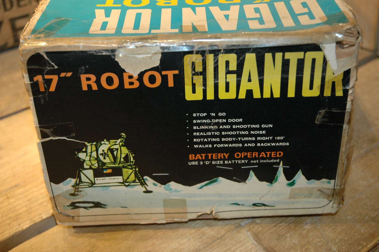 Mego Hong Kong – Gigantor 17″ Robot.