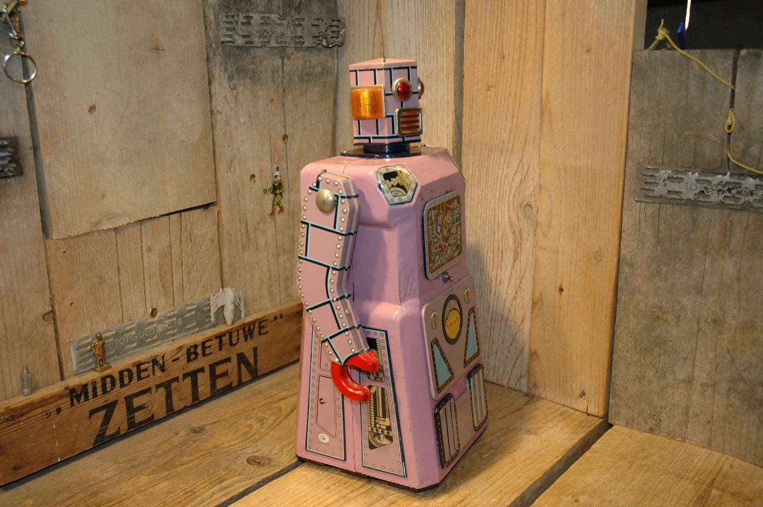 Modern Toys – NON STOP Robot aka Lavender Robot