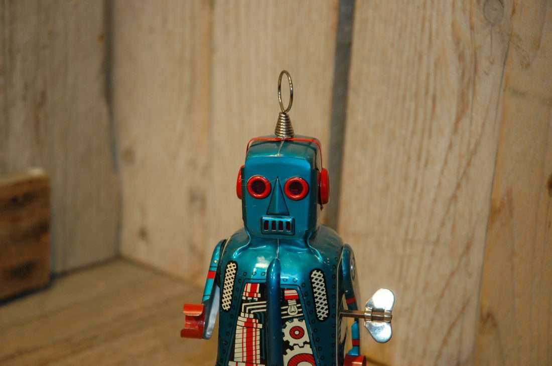 Yoshiya - Sparky Robot Blue variation