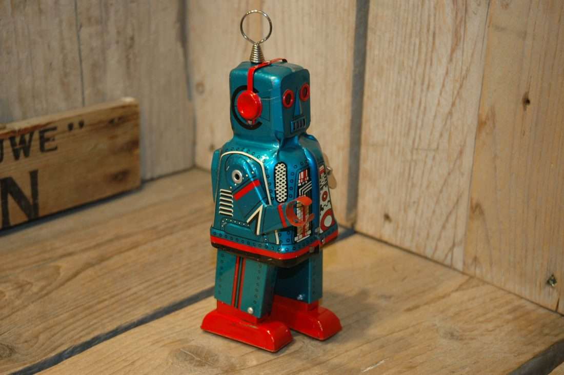 Yoshiya - Sparky Robot Blue variation