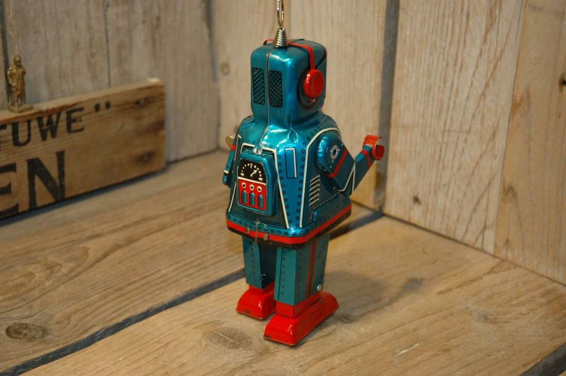Yoshiya - Sparky Robot Blue variation