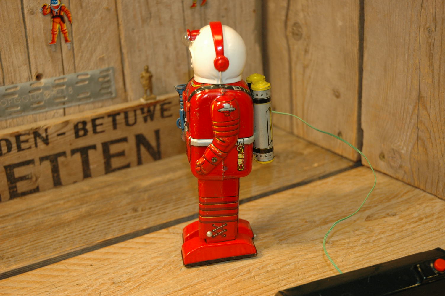 Linemar - Spaceman aka Porthole Robot