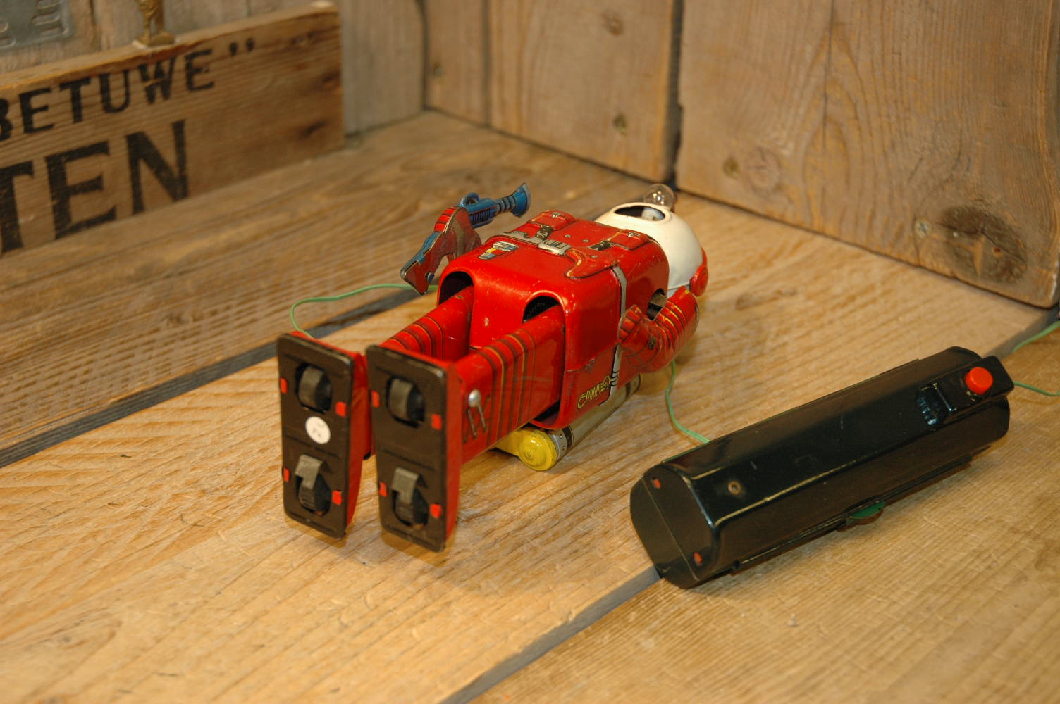 Linemar - Spaceman aka Porthole Robot