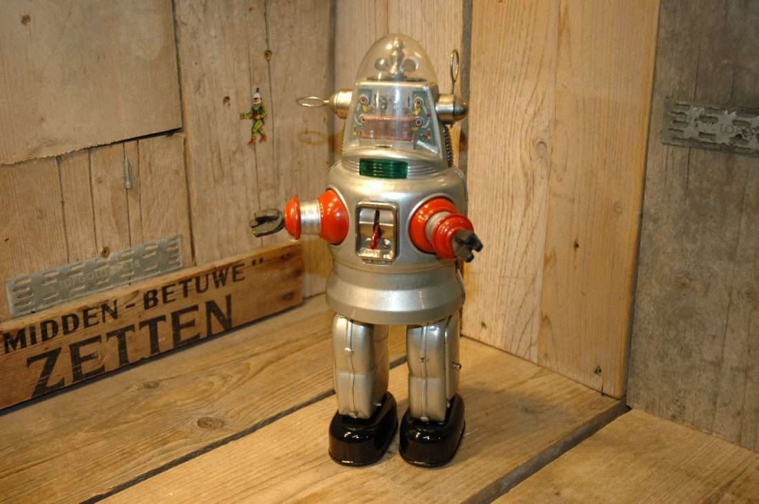 Nomura - Mechanized Robby Robot