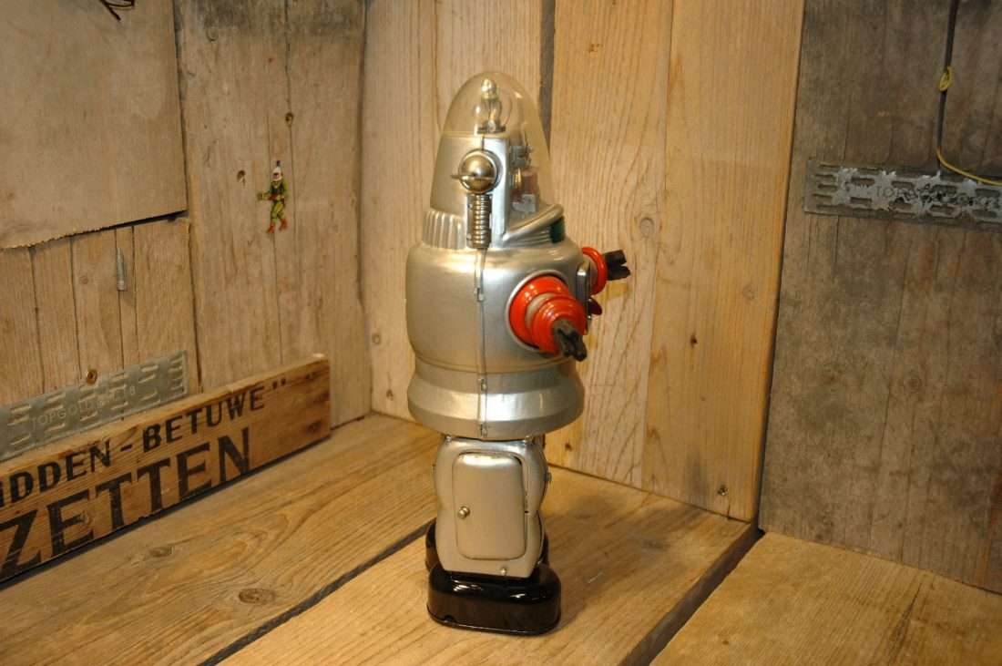 Nomura - Mechanized Robby Robot