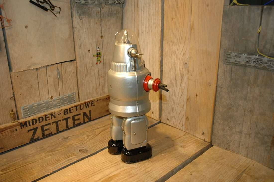 Nomura - Mechanized Robby Robot