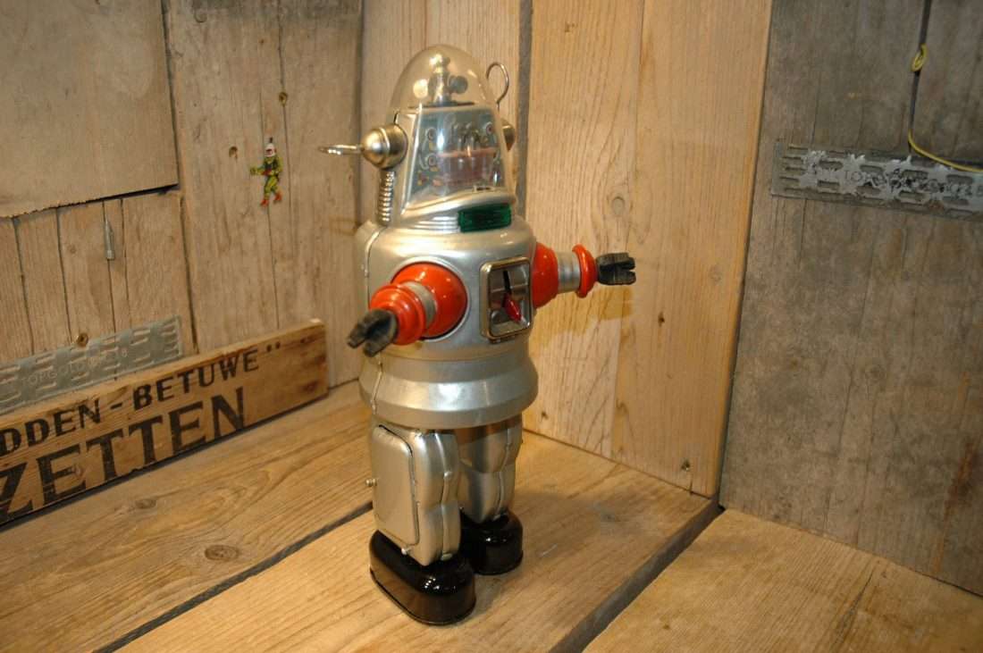 Nomura - Mechanized Robby Robot