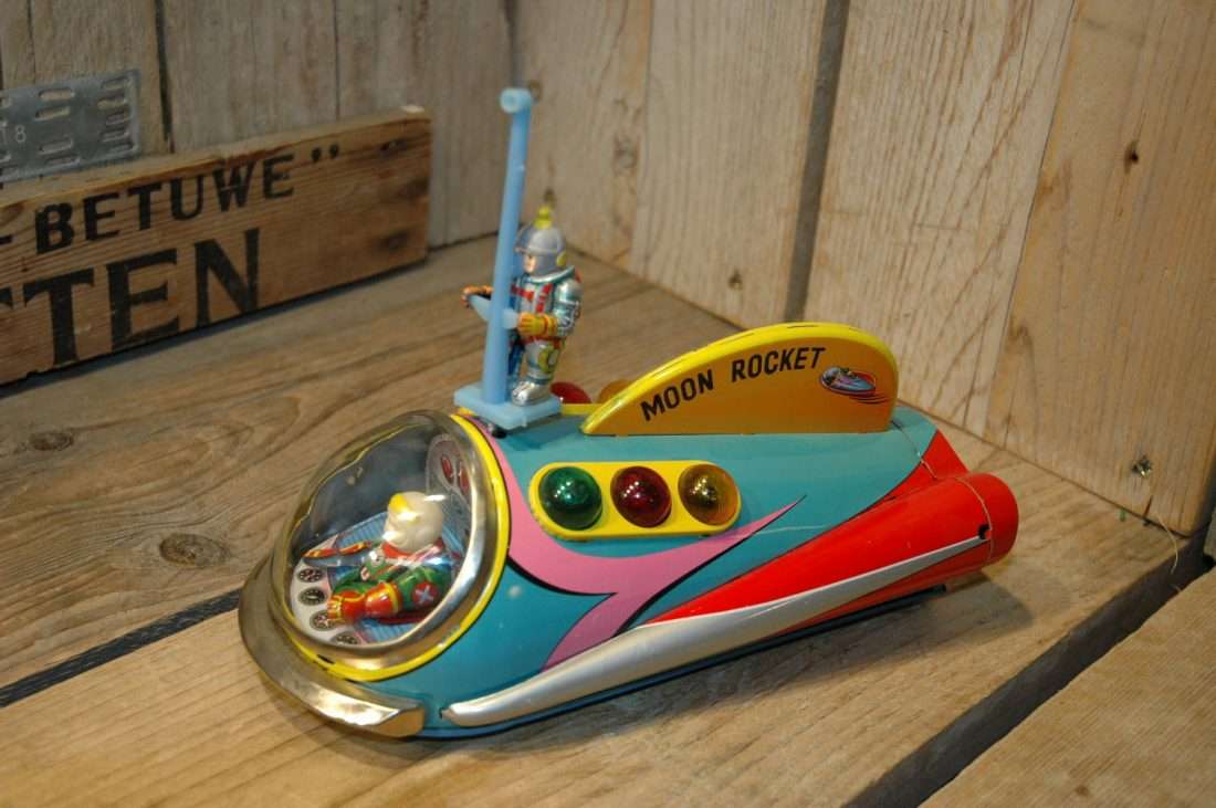 Modern Toys - Non Fall Moon Rocket