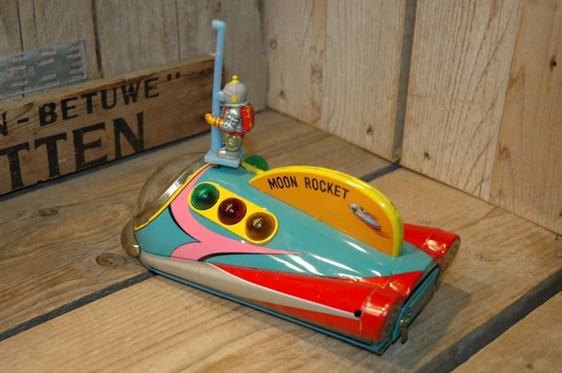 Modern Toys - Non Fall Moon Rocket